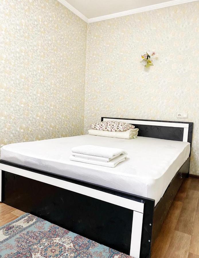 Apartments Ahmetova 4 21 Almaty Bagian luar foto