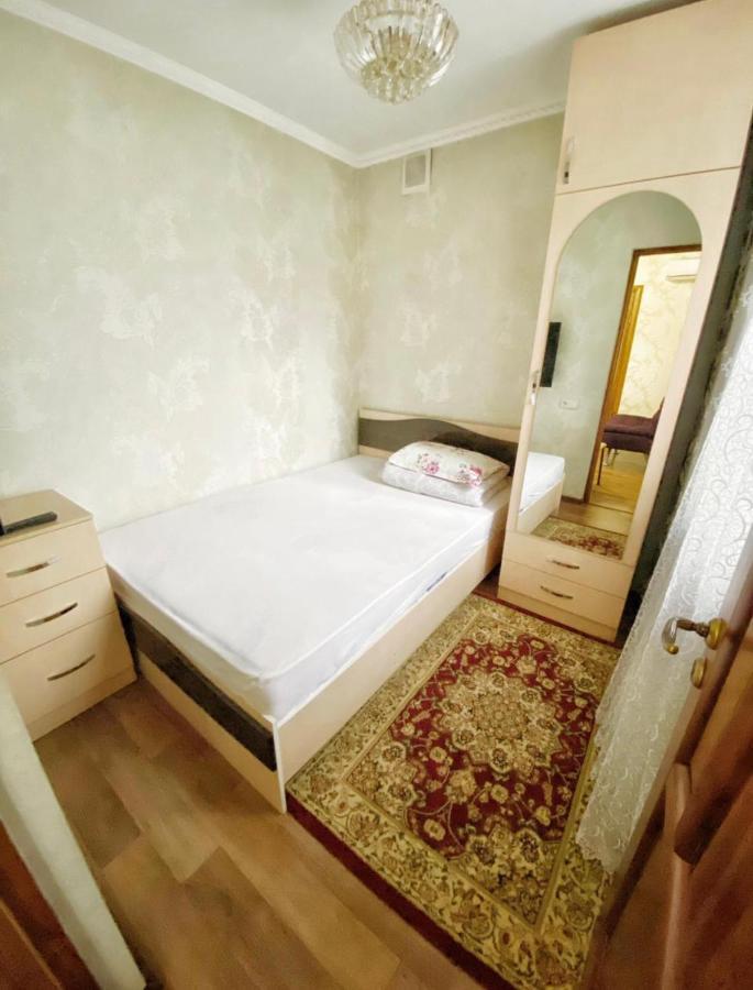Apartments Ahmetova 4 21 Almaty Bagian luar foto